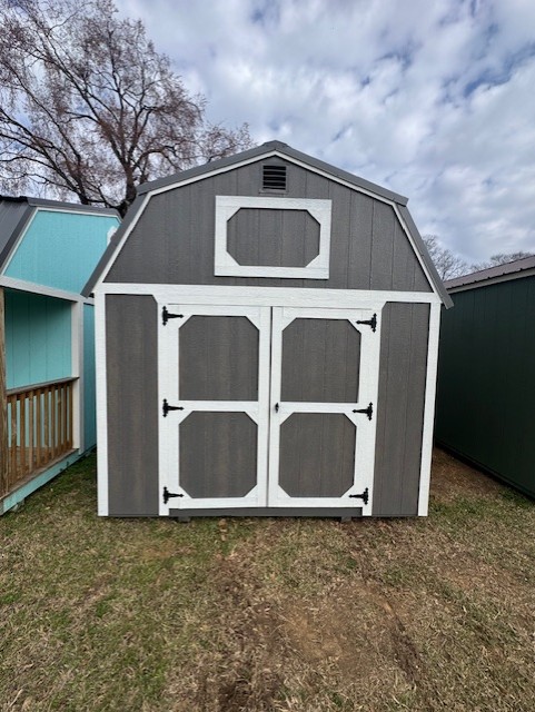 10 x 20 Lofted Barn – 8